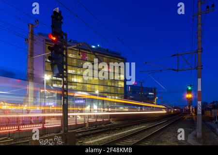 Wien, Vienne: Boehringer Ingelheim, société pharmaceutique, nouveau site de production Biotech à Wien Hetzendorf, train à Südbahn en 12. Meidling, Vienne, Banque D'Images