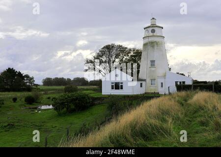 Phare de Sir Peter Scott, connu sous le nom de phare est, River Nene, village de Sutton Bridge, district de South Holland, Lincolnshire, Angleterre. Banque D'Images