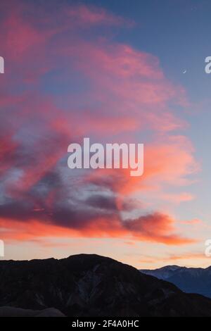 Le coucher de soleil sur Zabriskie point dans la vallée de la mort Banque D'Images