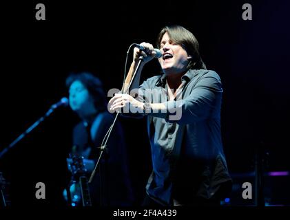 Le chanteur et musicien italien Cristiano de Andrè se produit en direct lors de la tournée 'Come in cielo Così in guerra' à Mestre, Italie, le 30 janvier 2014 Banque D'Images