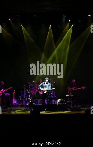 Le chanteur et musicien italien Cristiano de Andrè se produit en direct lors de la tournée 'Come in cielo Così in guerra' à Mestre, Italie, le 30 janvier 2014 Banque D'Images