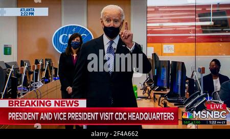 Atlanta, Géorgie, États-Unis. 19 mars 2021. Le président JOE BIDEN et le vice-président Kamala Harris se rendent au CDC pour remercier le personnel de leur travail pendant la pandémie COVID-19. Crédit : MSNBC/ZUMA Wire/Alay Live News Banque D'Images