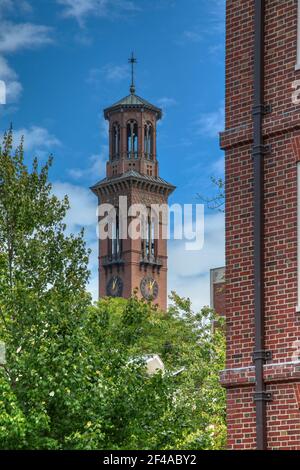 La paroisse de Saint-Paul est une église catholique de style roman planifiée par Edward Graham et située près de l'université de Harvard sur le mont Auburn St., Cambridge, Massachusetts. Banque D'Images