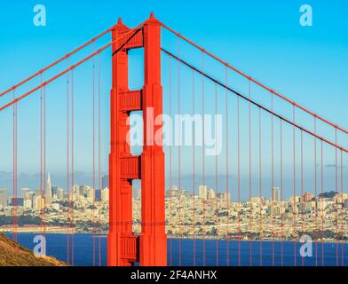 Vue sur le Golden Gate Bridge, San Francisco, California, USA Banque D'Images