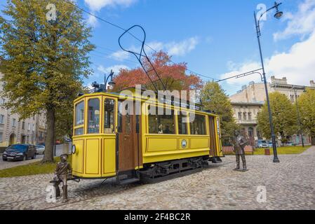 VYBORG, RUSSIE - 04 OCTOBRE 2018 : ancien tram-café dans une rue de la ville, un après-midi d'octobre Banque D'Images