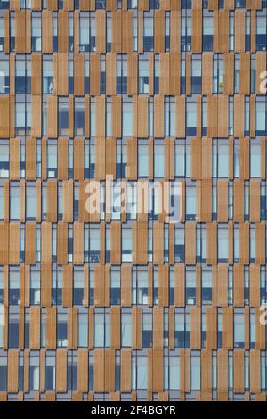 façade du bâtiment moderne en plein cadre. Photo d'arrière-plan du bâtiment moderne. Histoire d'architecture. Banque D'Images