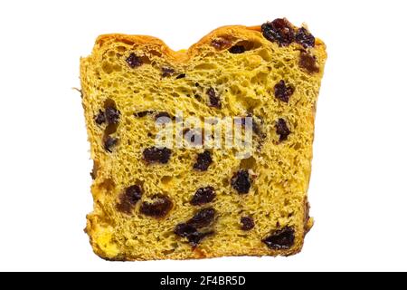 Tranche de gâteau au safran de Philps isolé sur fond blanc - fait à la main dans les Cornouailles, Cornouailles Banque D'Images