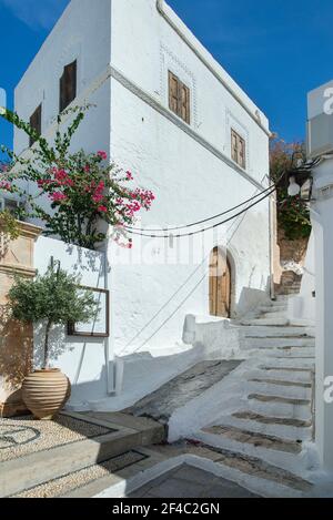 Rues piétonnes, Lindos, Rhodes, Dodécanèse, Grèce Banque D'Images