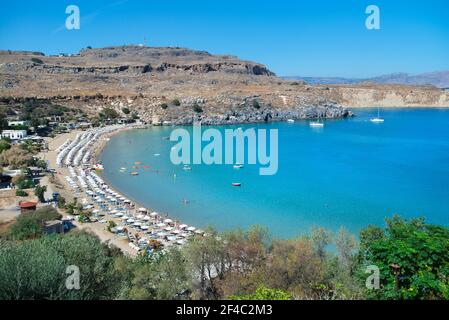 Lindos Beach, Megalos Gialos Bay, Rhodes, Dodécanèse, Grèce Banque D'Images