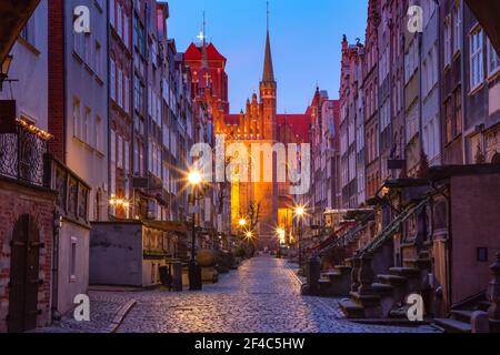 Vide rue de nuit Mariacka, St Mary, rue dans la vieille ville de Gdansk, Pologne Banque D'Images