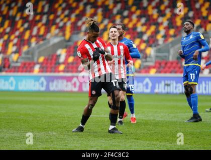 Londres, Royaume-Uni. Brentford Community Stadium, Londres, Royaume-Uni. 20 mars 2021. Championnat de football de la Ligue anglaise de football, Brentford FC versus Nottingham Forest ; Ivan Toney de Brentford célèbre après avoir mis ses côtés 1er but d'une pénalité en 12e minute pour le faire 1-0 crédit: Action plus Sports Images/Alay Live News Banque D'Images