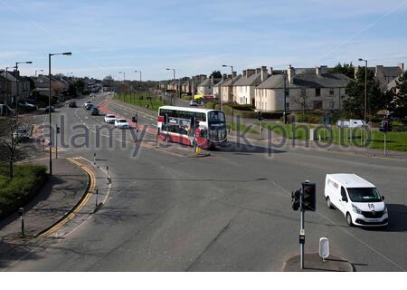 Vue le long de Ferry Road vers West Pilton, Édimbourg, Écosse Banque D'Images