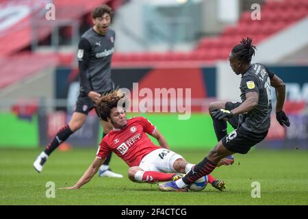 Han-Noah Massengo #42 de la ville de Bristol avec un défi important sur Freddie Ladapo #10 de Rotherham Unis dans , le 3/20/2021. (Photo de Gareth Dalley/News Images/Sipa USA) Banque D'Images