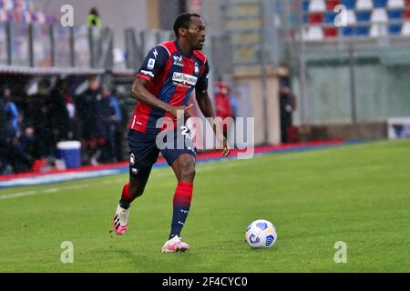 Ezio Scida Stadium, Crotone, Italie, 20 mars 2021, Simy (Crotone FC) pendant la série UN match de football entre Crotone FC - Bologna FC, Stadio Ezio Scida le 20 mars 2021 à Crotone Italie pendant le FC Crotone vs Bologna FC, football italien Serie A Match - photo Emmanuele Mastrodonato / LM Banque D'Images