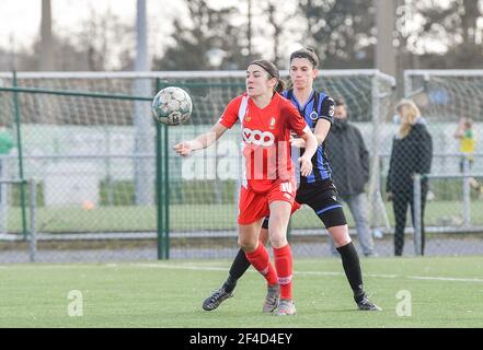Sint Andries, Belgique. 20 mars 2021. Noemie Gelders (10) de Standard photographié avec Febe Vanhaecke (3) du Club Brugge lors d'un match de football féminin entre Club Brugge Dames YLA et Standard Femina de Liège le 17 ème jour de match de la saison 2020 - 2021 de la Super League belge Scooore Womens, samedi 20 mars 2021 à Bruges, Belgique . PHOTO SPORTPIX.BE | SPP | DAVID CATRY Credit: SPP Sport Press photo. /Alamy Live News Banque D'Images