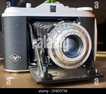 Film en rouleau de 120 mm pliage vintage caméra Agfa Isolette qui a été lancé en 1952. Prend 12 photos au format 60mmx60mm. Banque D'Images