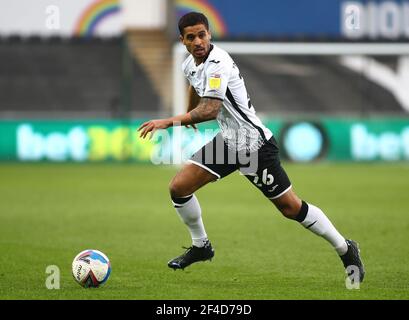 Liberty Stadium, Swansea, Glamorgan, Royaume-Uni. 20 mars 2021. Championnat de football de la Ligue anglaise de football, Swansea City versus Cardiff City; Kyle Naughton de Swansea City crédit: Action plus Sports/Alamy Live News Banque D'Images