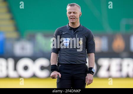 SITTARD, PAYS-BAS - MARS 20: Arbitre Bjorn Kuipers pendant le match néerlandais Eredivisie entre Fortuna Sittard et le FC Utrecht au Fortuna Sittard Sta Banque D'Images