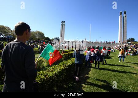 Lisbonne, Portugal. 20 mars 2021. Des manifestants se sont rassemblés pendant la manifestation.des militants et des gens ont organisé une manifestation contre les restrictions actuelles liées à la maladie à coronavirus (COVID-19) dans un rassemblement mondial pour la liberté. (Photo de Jorge Castellanos/SOPA Images/Sipa USA) crédit: SIPA USA/Alay Live News Banque D'Images