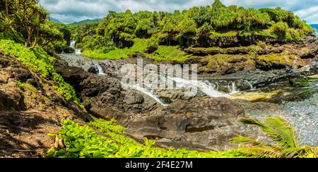Les piscines d'Oheo Gulch, district de Kipahulu, parc national de Haleakala, Maui, Hawaii, ÉTATS-UNIS Banque D'Images
