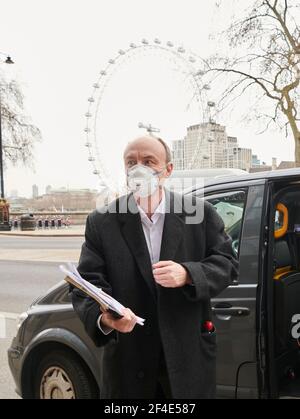 Londres, Royaume-Uni. 17 mars 2021. Dominic Cummings arrive à Portcullis House, Westminster, pour comparaître devant le Comité des sciences et de la technologie de la Chambre des communes, crédit : Thomas Bowles Alay News. Banque D'Images