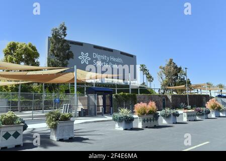 CARSON, CALIFORNIE - 20 MARS 2021 : panneau au parc sportif Dignity Health, sur le campus de Cal State Dominguez Hills, qui abrite la Galaxie du Major Leagu Banque D'Images