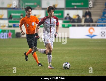 Séoul, Corée du Sud. 13 mars 2021. Ki Sung-Yueng (FC Séoul), 13 mars 2021 - football : 4e manche du match de football de la Ligue 1 2021 K entre Incheon United FC 0:1 FC Séoul au stade de football d'Incheon à Incheon, à l'ouest de Séoul, en Corée du Sud. Credit: Lee Jae-won/AFLO/Alay Live News Banque D'Images