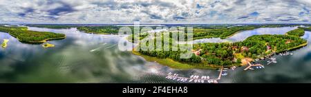 Masuria - la terre d'un millier de lacs dans le nord-est Pologne Banque D'Images