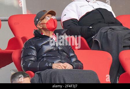 Munich, Allemagne. 20 mars 2021. Franz BECKENBAUER ( ex-président de la FCB, capitaine d'honneur de la FCB) dans le match FC BAYERN MUENCHEN - VFB STUTTGART 4-0 1.Ligue allemande de football le 20 mars 2021 à Munich, Allemagne saison 2020/2021, match jour 26, 1.Bundesliga, FCB, München, 26.Spieltag crédit: Peter Schatz/Alay Live News Banque D'Images