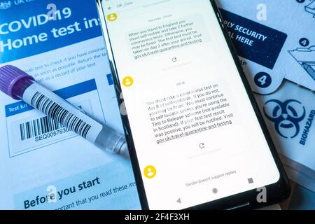 Kit de test Covid et rappel de test Covid du gouvernement britannique pour Passager arrivant de pays non bannis pour passer le 2ème test et le 8ème jour de leur arrivée Banque D'Images