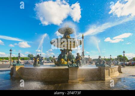 Fontaines de la Concorde sur la place de la Concorde, Paris, france Banque D'Images