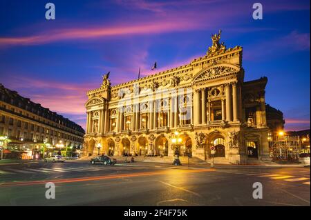 Vue nocturne du Palais Garnier, Opéra de Paris, france Banque D'Images