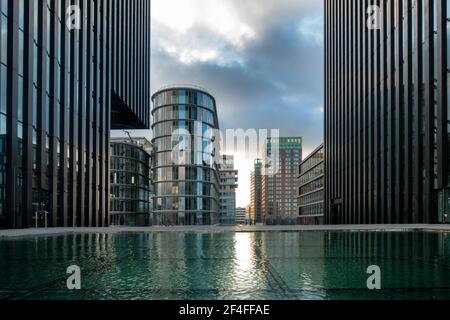 moderne Architektur im Medienhafen Düsseldorf Banque D'Images