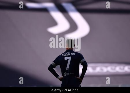 Turin, Italie. 21 mars 2021. Cristiano Ronaldo de Juventus FC réagit au cours de la série UN match de football entre Juventus FC et Benevento Calcio au stade Allianz de Turin (Italie), le 21 mars 2021. Photo Federico Tardito/Insidefoto Credit: Insidefoto srl/Alay Live News Banque D'Images