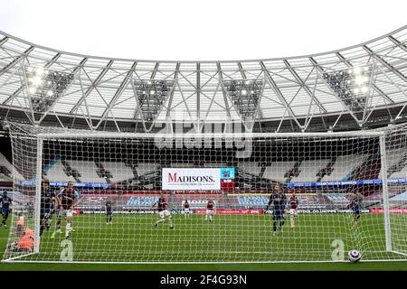 Stade de Londres, Londres, Royaume-Uni. 21 mars 2021. English Premier League football, West Ham United versus Arsenal ; Jarrod Bowen de West Ham United obtient un score pour 2-0 à la 17e minute crédit : action plus Sports/Alay Live News Banque D'Images