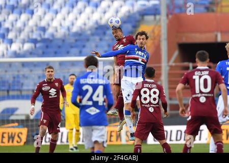 Genova, Italie. 21 mars 2021. Edoardo Goldaniga (Gênes), MANOLO GABBIADINI (Sampdoria) pendant UC Sampdoria vs Torino FC, football italien série A match à Genova, Italie, Mars 21 2021 crédit: Agence de photo indépendante / Alamy Live News Banque D'Images