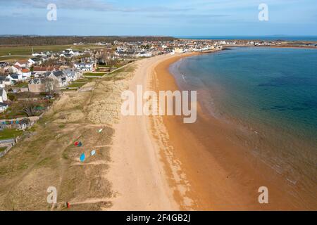 Vue aérienne de la plage à Earlsferry et Elie sur le Neuk est de Fife, en Écosse, au Royaume-Uni Banque D'Images