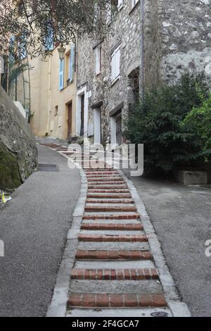 vieux escalier en pierre dans un petit village Banque D'Images