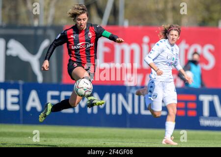 Lugano, Suisse. 21 mars 2021. Valentina Giacinti (#9 AC Milan) lors du match de la Super League suisse entre le FC Lugano et le FC Bâle au Stade Cornaredo de Lugano, Suisse crédit: SPP Sport Press photo. /Alamy Live News Banque D'Images