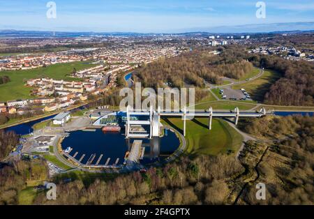 Vue aérienne de la roue Falkirk un pont tournant dans le centre de l'Écosse, reliant le canal Forth et Clyde au canal Union. Banque D'Images