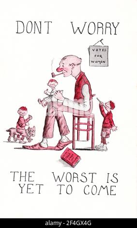 Carte postale anti-suffrage, avertissement des dangers d'une inversion de rôles entre les sexes, avec une représentation d'un mari au nez rouge qui menait les enfants pendant que sa femme est à l'écart, sous la coupe « ne vous inquiétez pas, le pire est encore à venir », 1900. Photographie par Emilia van Beugen. () Banque D'Images