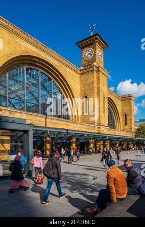 Gare King's Cross de Londres, King's Cross London - Kings Cross Railway Station dans le centre de Londres Royaume-Uni. Ouvert en 1852, l'architecte original Lewis Cubitt. Banque D'Images