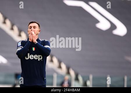 Turin, Italie. 21 mars 2021. Federico Bernardeschi déception lors de la série UN match de football entre Juventus FC et Benevento Calcio. Les stades sportifs autour de l'Italie restent soumis à des restrictions strictes en raison de la pandémie du coronavirus, car les lois de distanciation sociale du gouvernement interdisent aux fans à l'intérieur des lieux, ce qui entraîne le jeu derrière des portes fermées. Benevento a remporté le Juventus FC 0-1 (photo d'Alberto Gandolfo/Pacific Press) Credit: Pacific Press Media production Corp./Alay Live News Banque D'Images