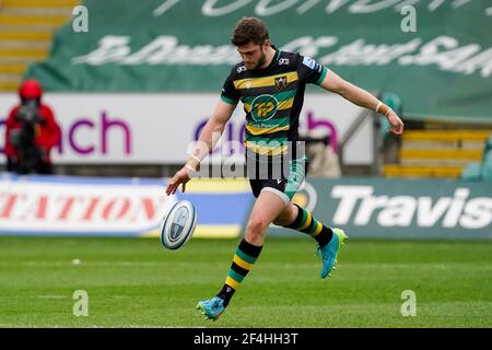 Northampton, Royaume-Uni. 21 mars 2021. James Grayson #10 de Northampton Saints en action à Northampton, Royaume-Uni le 3/21/2021. (Photo de Richard Washbrooke/News Images/Sipa USA) crédit: SIPA USA/Alay Live News Banque D'Images