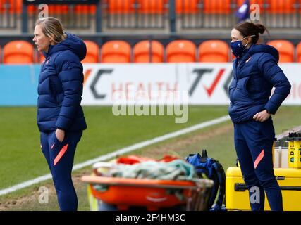 Barnett, Royaume-Uni. 21 mars 2021. EDGWARE, ANGLETERRE - MARS 21:L-R Rehanne Skinner Manager de Tottenham Hotspur Women et Lauren Smith Assistant entraîneur de Tottenham Hotspur Women pendant FA Women's Spur League betweenTottenham Hotspur et Bristol City au stade de Hive, Edgware, Royaume-Uni le 21 mars 2021 Credit: Action Foto Sport/Alay Live News Banque D'Images