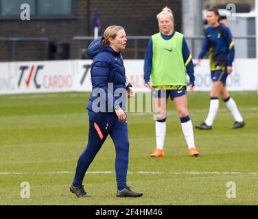 Barnett, Royaume-Uni. 21 mars 2021. EDGWARE, ANGLETERRE - MARS 21: Rehanne Skinner Manager de Tottenham Hotspur femmes pendant l'échauffement de pré-match pendant FA Women's Spur League betweenTottenham Hotspur et Bristol City au stade de Hive, Edgware, Royaume-Uni le 21 mars 2021 crédit: Action Foto Sport/Alay Live News Banque D'Images