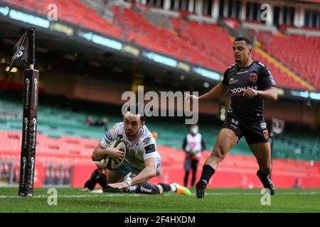 Cardiff, Royaume-Uni. 21 mars 2021. Rufus McLean de Glasgow Warriors marque ses équipes 2ème tentative. Guinness Pro14 Rugby, Dragons v Glasgow Warriors au stade de la Principauté à Cardiff le dimanche 21 mars 2021. photo par Andrew Orchard/Andrew Orchard sports Photography/Alay Live News crédit: Andrew Orchard sports Photography/Alay Live News Banque D'Images