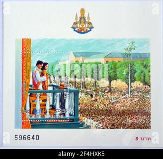 1996 Thailand souvenir Stamp mini feuille Roi Bhumibol Golden Jubilee. Le roi Bhumibol Adulyadej était le neuvième monarque de Thaïlande de la dynastie Chakri, intitulé Rama IX Banque D'Images
