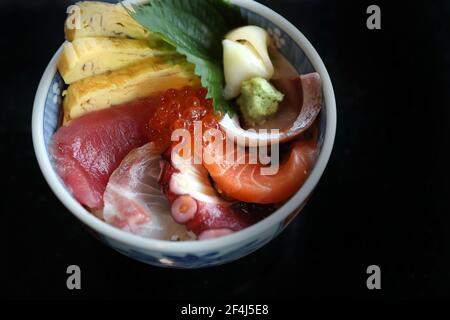 Kaisen don , bol de riz aux fruits de mer cuisine japonaise Banque D'Images