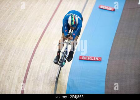 Filippo Ganna, de l'Italie, établit un record du monde tout en remportant la poursuite individuelle des hommes. Championnats du monde de course UCI Banque D'Images